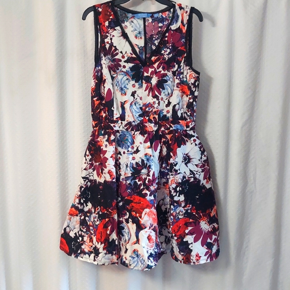Simply Vera floral sleevless dress